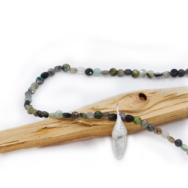 Smaragdkette Surenbaumkapsel